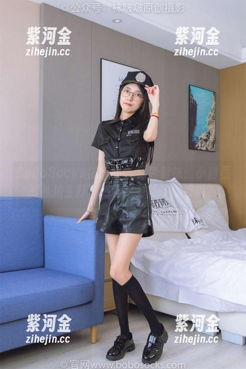 BoBoSocks袜啵啵-小甜豆 BoBoSocks袜啵啵 - 黑色船袜:小甜豆的私拍主打,难道这是袜子的反叛?