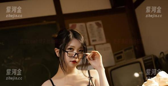 Leah梓未 厨娘Leah梓未的写真日常:不单单是刀叉间的舞蹈,更多是厨房的轻松。