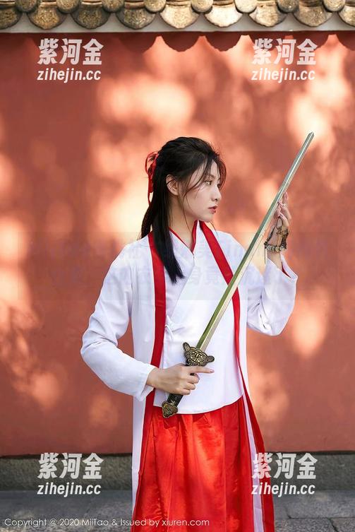 MiiTao蜜桃社 - 缇娜美Tinami的图包合集，这内衣穿上身竟然沉迷了？