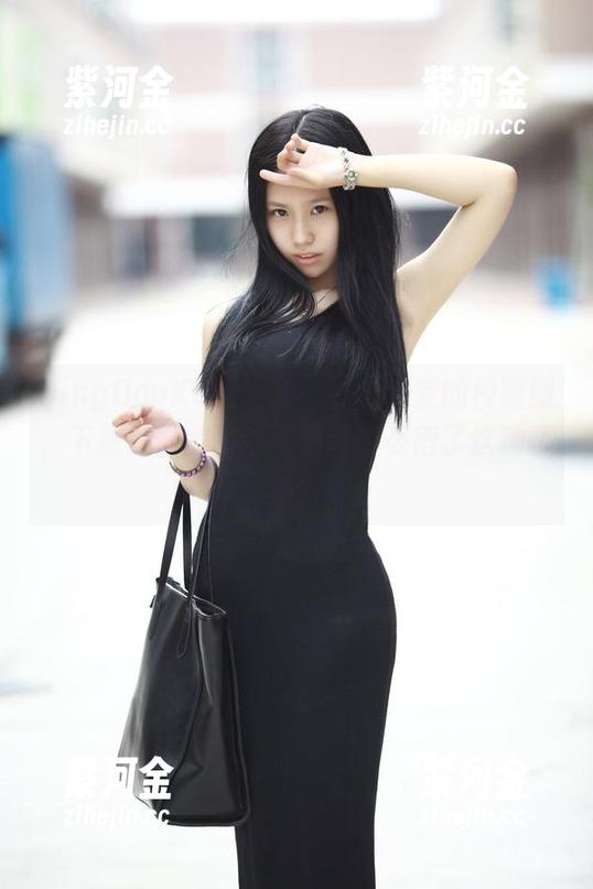 QingDouKe青豆客 - Lee小棠的校服照，下载一份美丽，可你真的受得了这种诱惑？