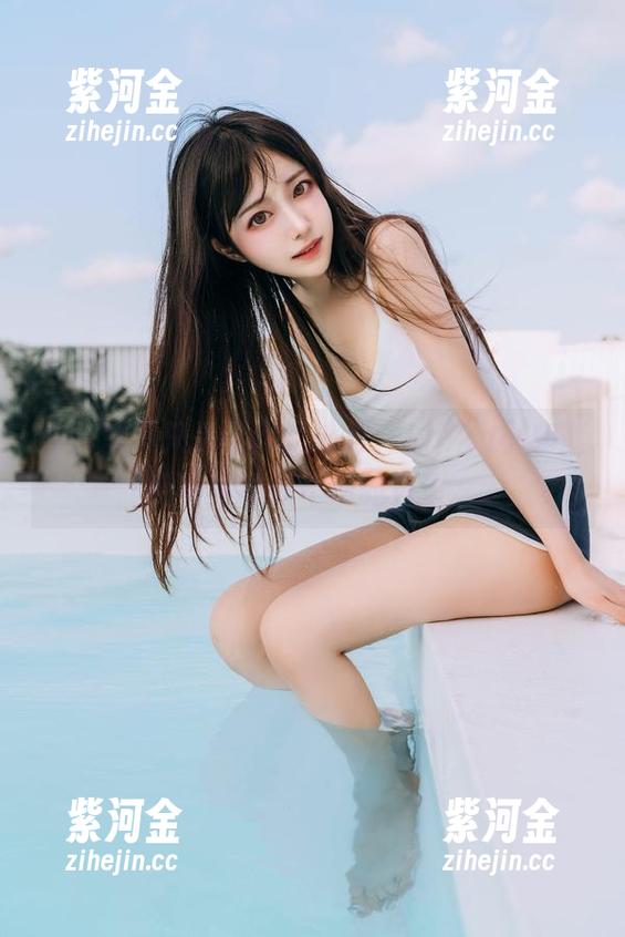 Shika小鹿鹿 办公室不只是工作的地方,Shika小鹿鹿用写真给你不同的选项。