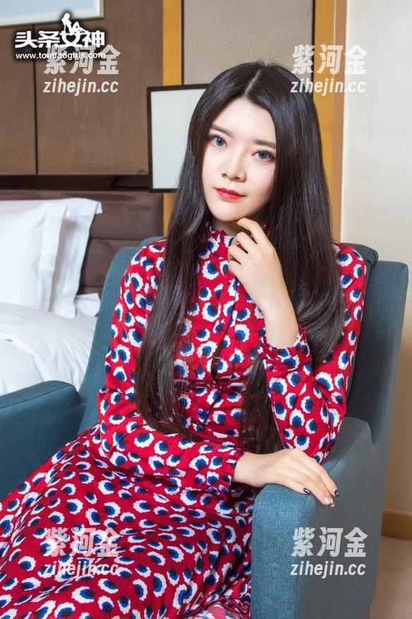 TouTiao头条女神-周熙妍 TouTiao头条女神 - 这组周熙妍的制服作品,明明是正经套图,却让我有种说不出的轻松感——真好。