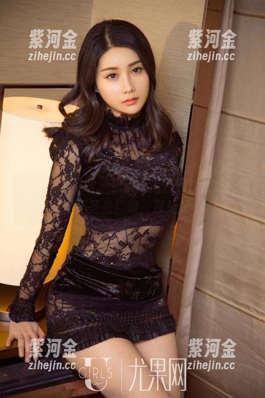 UGirls尤果网 - 田慕儿玩转网袜合集，完全不圣光！哦，那双腿…