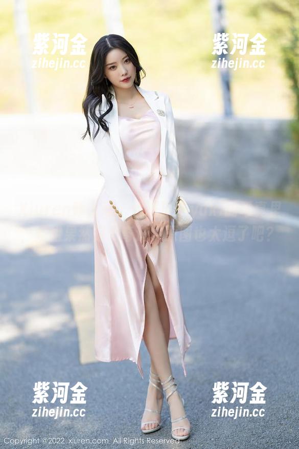 Xiuren秀人网 - 优琪琪子yuki的写真里，姐姐果然是个奇迹，原图也太逗了吧？