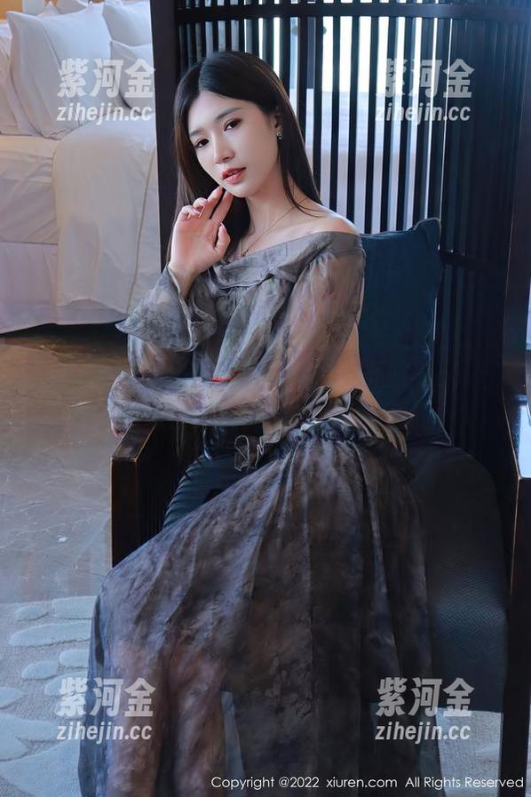 Xiuren秀人网 - 天台上的养乐多Doll合集：这照片的接地气我给满分