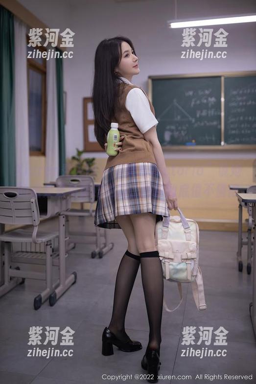 Xiuren秀人网-果儿Victoria Xiuren秀人网 - “果儿Victoria”说她的温柔是免费赠送的,图包到底值不值得?