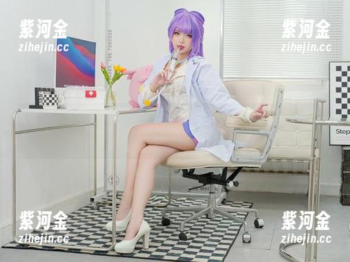 这不是普通的空姐，ZinieQ最新图册中的她，会让你想多停留一会儿。