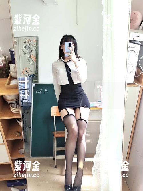 九言 沈妙泳装,九言的私拍图集——我只是顺眼而已。