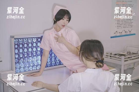 无圣光警报！看看云溪溪奶桃的校服能有多随性