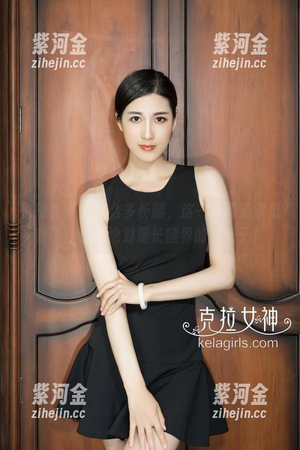 克拉女神-佳莹 克拉女神 - 辣么多长腿,这一张高清壁纸稳了!佳莹绝对是长腿界的扛把子!