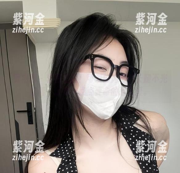微密圈 - 套图上线！可爱的肉巴的长腿不光好看，还有一点点要命的惹人爱。