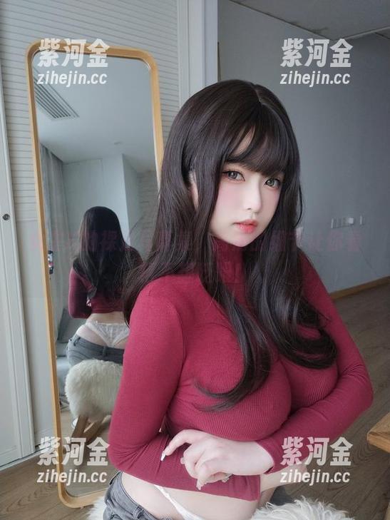 女主K的裸足写真集，高清的细节让你看得不想眨眼！