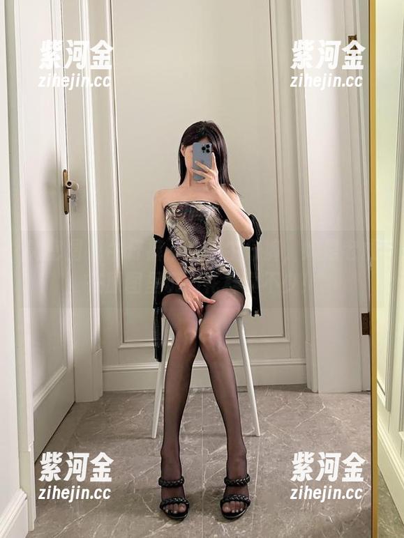 妮是老虎 微密圈 - 牛仔裤不止是牛仔裤,妮是老虎在原图里玩的花样真不少!