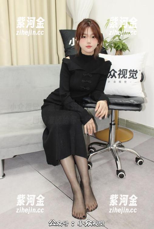 小众视觉-惠子 小众视觉 - 惠子最近迷上了粉色,最新套图没准能给你一些灵感呢?