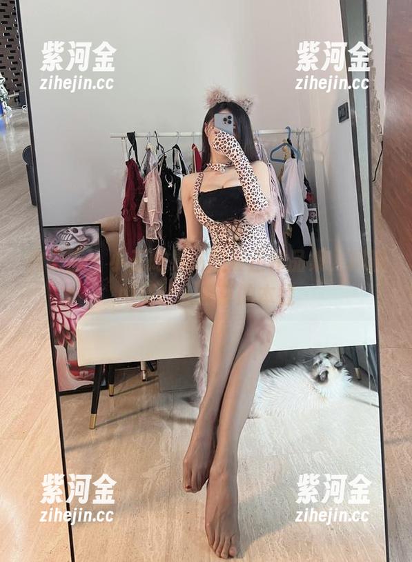 小玉吃果冻 微密圈 - 小玉吃果冻的真正作品集,聊聊她那让人羡慕的本钱