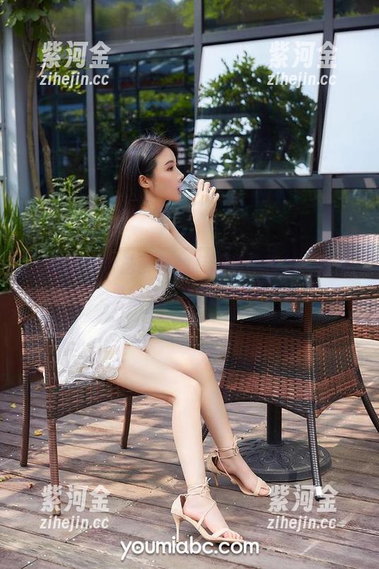尤蜜荟 - 合法萝莉的高清奶牛萌妹，赶紧来收图，牛气冲天！