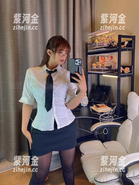 张思允 微密圈 - 病态般迷人的张思允,高清图片再带点少女感,太不科学了。