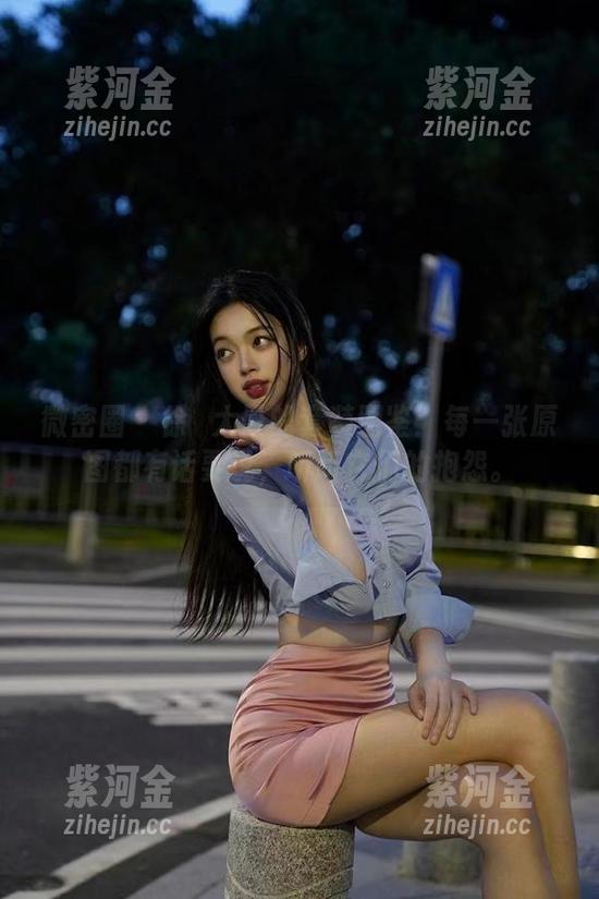 徐珺大哥 微密圈 - 徐珺大哥的套装图鉴:每一张原图都有话要说,听听它们的抱怨。