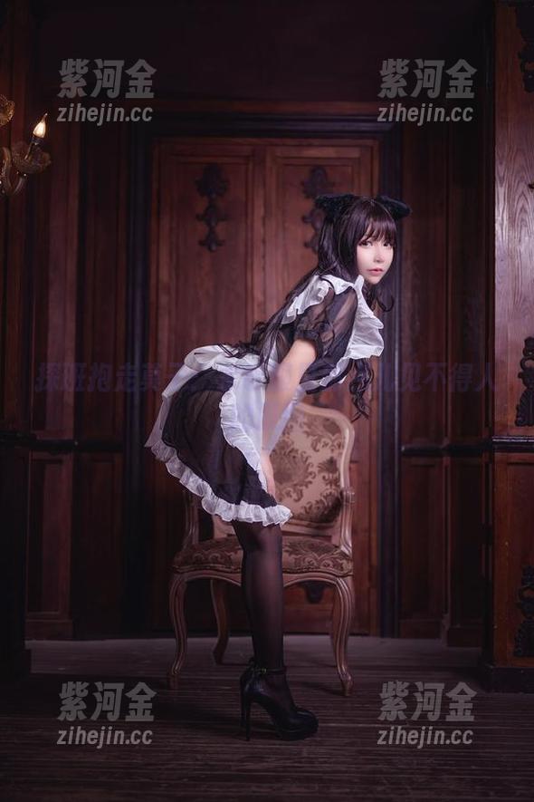 抱走莫子 探班抱走莫子:水手服里那点儿见不得人的原图
