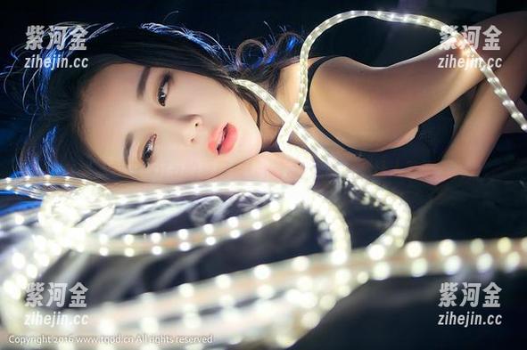 推女神-晓艾fafa 推女神 - 晓艾fafa的夏日在线,哇,这光影真让人脑洞大开!
