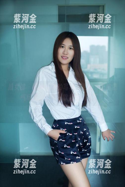 推女郎-谭冰 推女郎 - 谭冰红裙的写真集更新,不愧是气场满分,风一吹裙子就飞了!