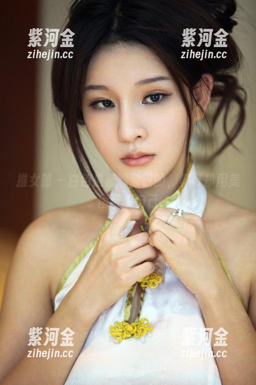 推女郎 - 白色是最难驾驭的，黄可却用美图证明自己