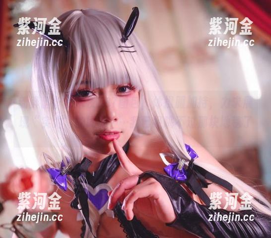 新鲜出炉的末夜787图包，体操服加持，力求展现“实力”的同时……我已经跳不过那块地毯了。