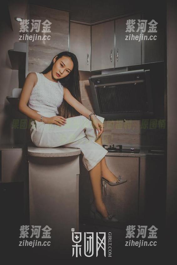 果团网-莫雅琪 果团网 - 坐等莫雅琪套装的福利,原图悄悄走出舒适区!