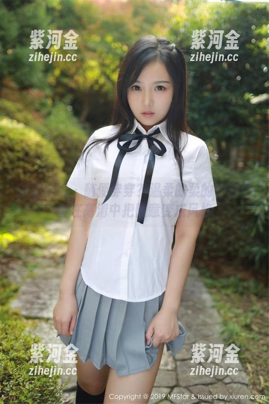 模范学院-温柔的柔 模范学院 - 随便穿穿?温柔的柔的毛衣写真在高清中把随意变成风格