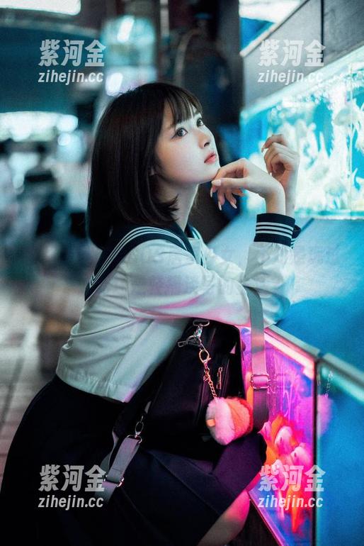 河豚抚子现场COS居家少女，不知是玩过滤器还是轻描淡写的生活？