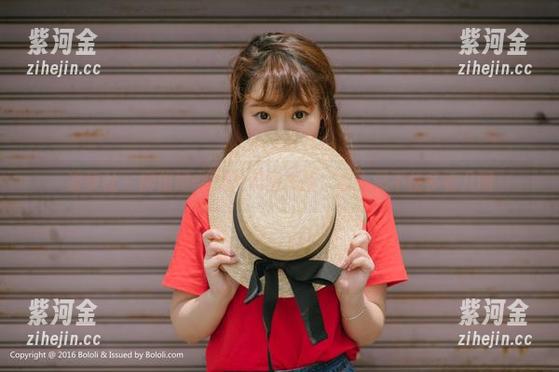 波萝社-柳侑绮 波萝社 - 柳侑绮+红裙=美图更新,让人忍不住多看几眼