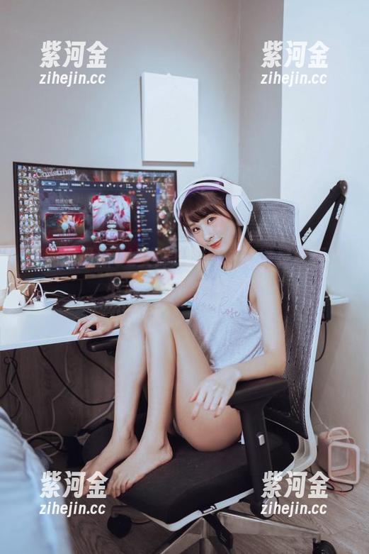 泥泥汝最新OL女郎B图片，穿搭灵感百出，小心工作情绪飙升哦！