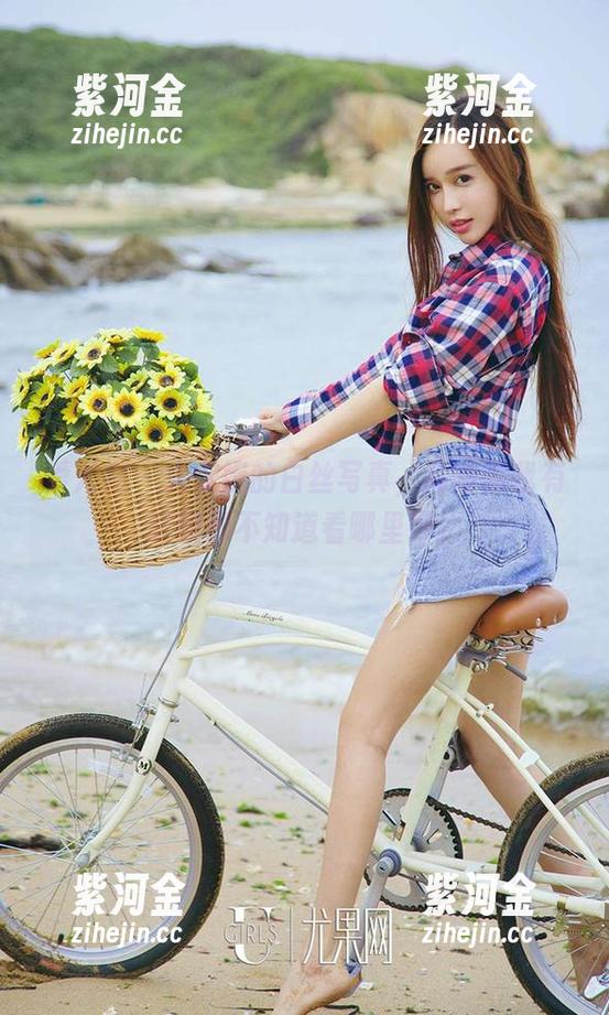爱尤物-大安妮 爱尤物 - 大安妮的白丝写真,高清得我有时候都不知道看哪里好。