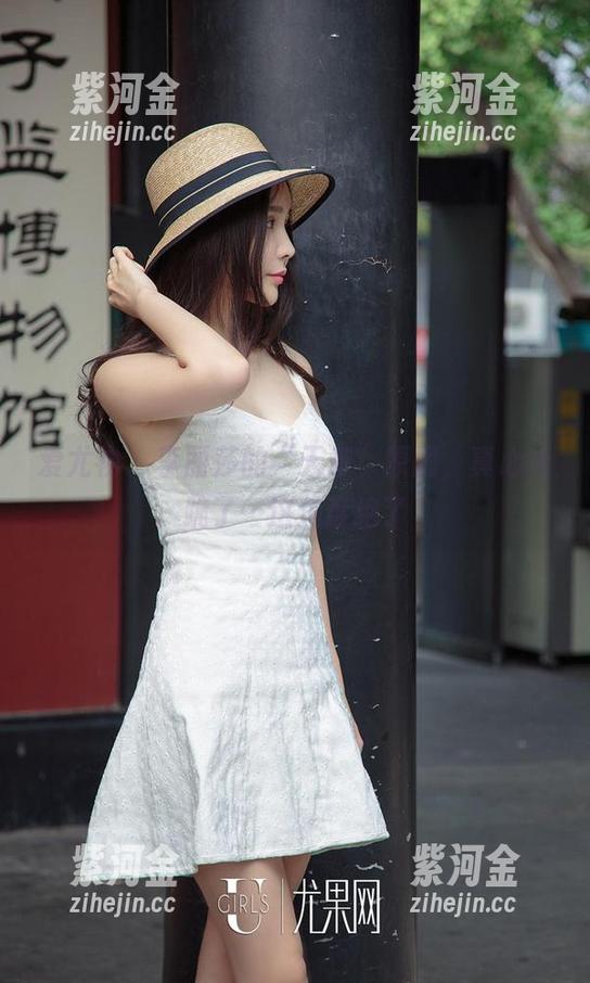 爱尤物-李丽莎 爱尤物 - 李丽莎的“天使”原图,真心给跪了…这角度绝了