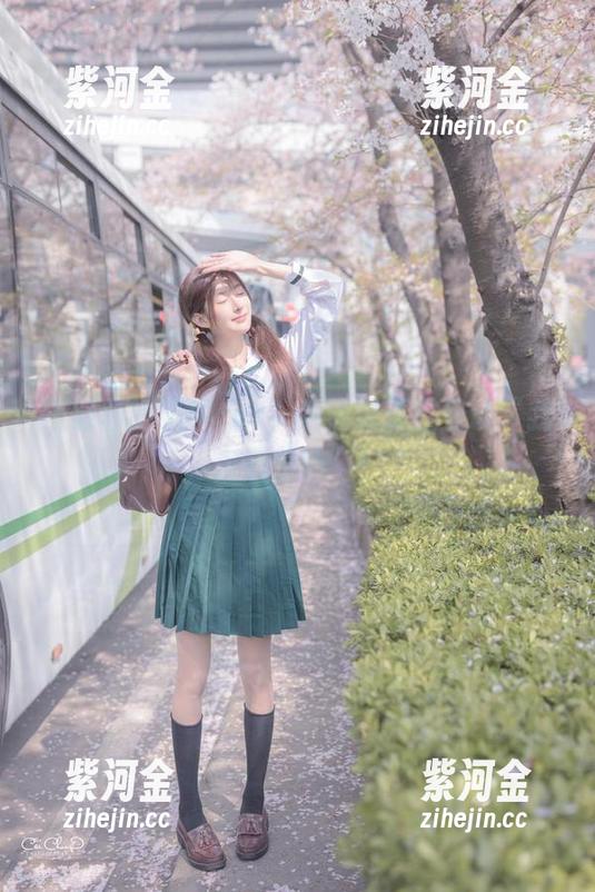 王羽杉 王羽杉的奶牛cos,竟然信誓旦旦说“我是奶源地”!