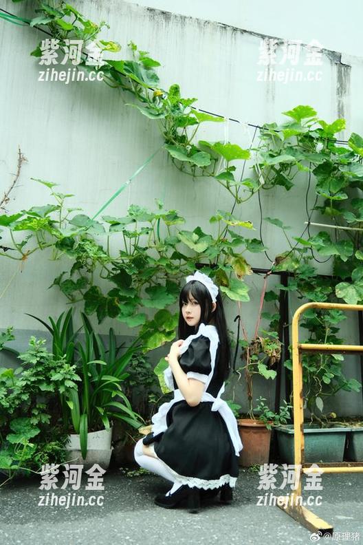 白莉爱吃巧克力图集：那种少女不经意的天真与俏皮