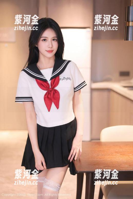 秀人网 - 原图里的Candy糖糖：当制服与可爱不期而遇