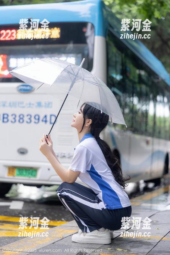 秀人网-周大萌 秀人网 - 路过校园的周大萌,私房照让人不自觉地停留,深藏无数回忆…