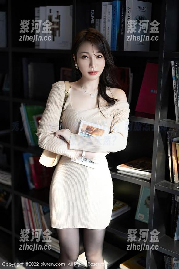 秀人网 - 小小白思宜的作品，制服怎会如此撩人又天然？