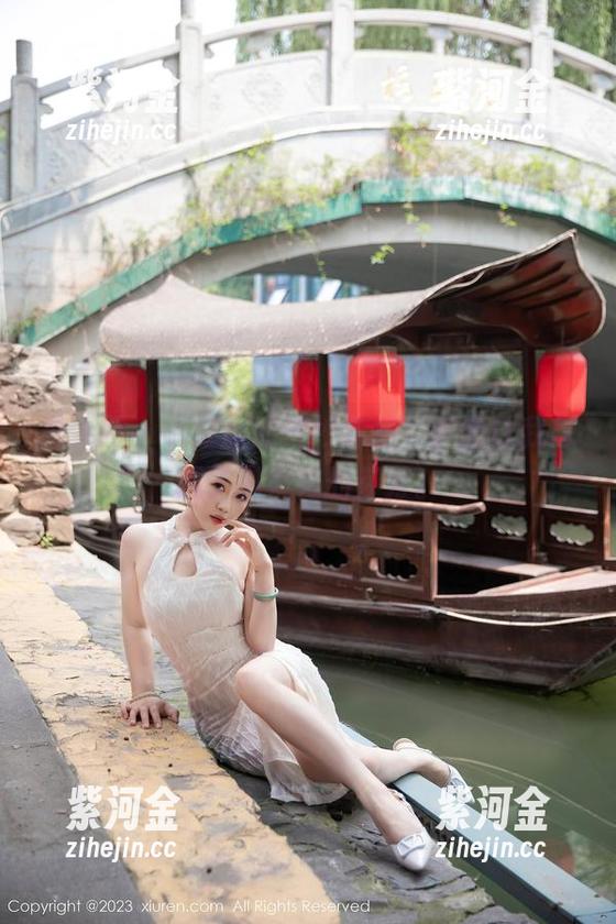 秀人网 - 小紫藤的婚纱私拍，套图让我想起了那束花的芬芳。