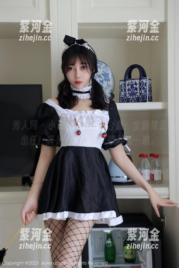 秀人网 - 小雨baby壁纸合集：全新裸足出任！真是看了一遍又想再看一遍。