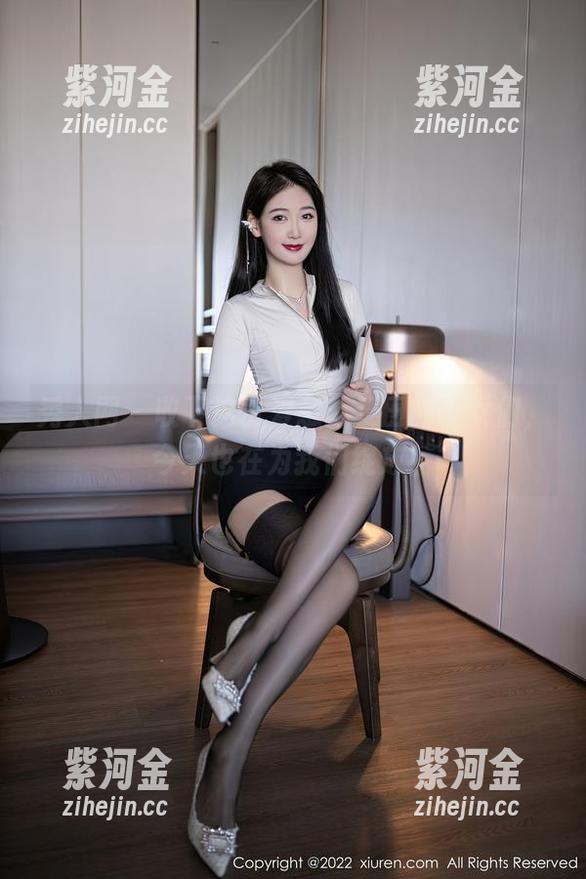 秀人网 - 收下这份爱意：麦田的少女们，今天也在为我们绽放！