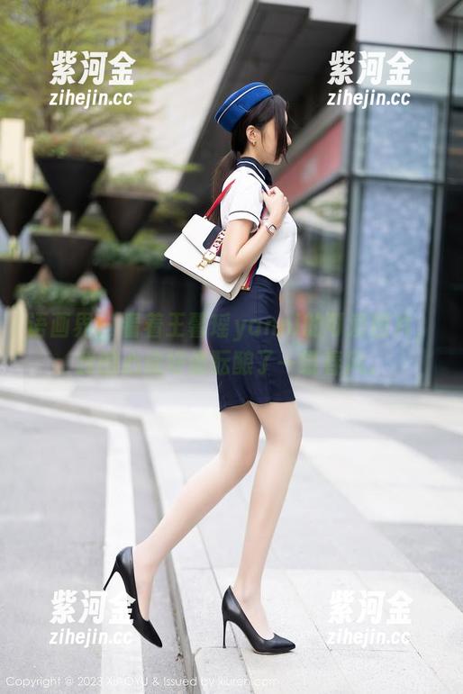 语画界-王馨瑶yanni 语画界 - 看着王馨瑶yanni的可爱图片,我的心底好像酝酿了一缕春风。