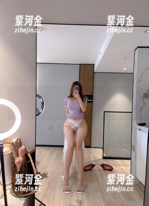 迷人的五姨太 微密圈 - 迷人的五姨太的最新宫廷娘娘套图,时不时让我想起什么历史剧里的角色。