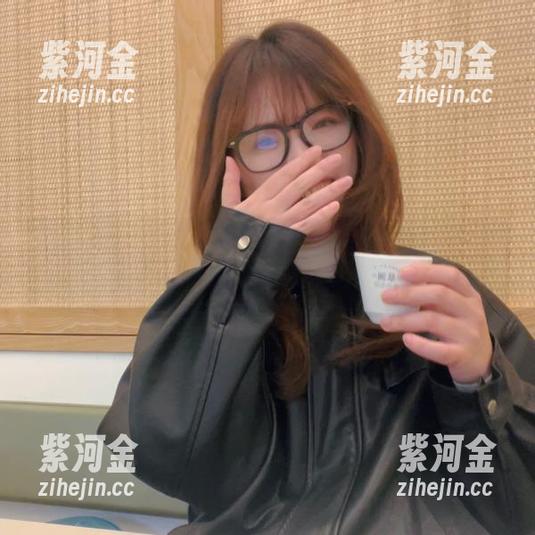 闪月半 谁能抗拒闪月半搭短裤的妈呀!让我陷入这种美图的漩涡?