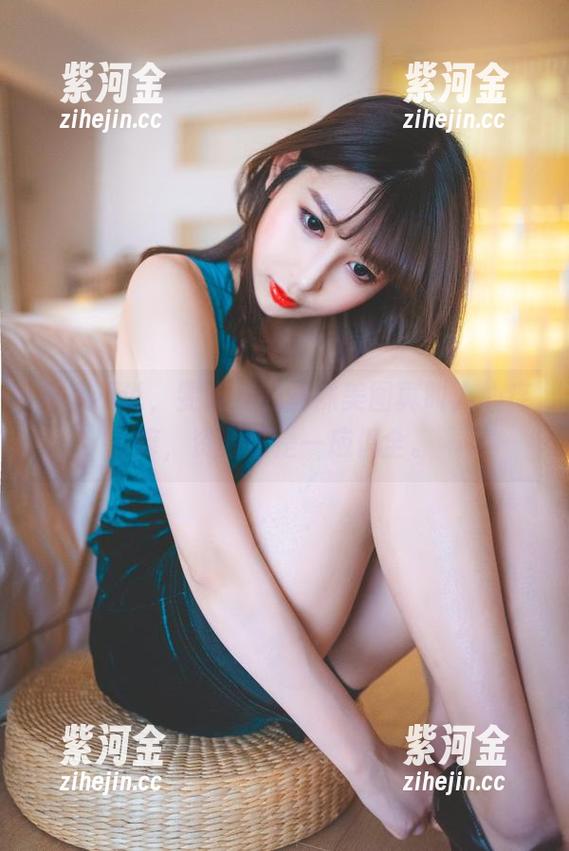 不得不说，雯粥粥的丝袜美图真叫人心痒痒，资源也是一应俱全。