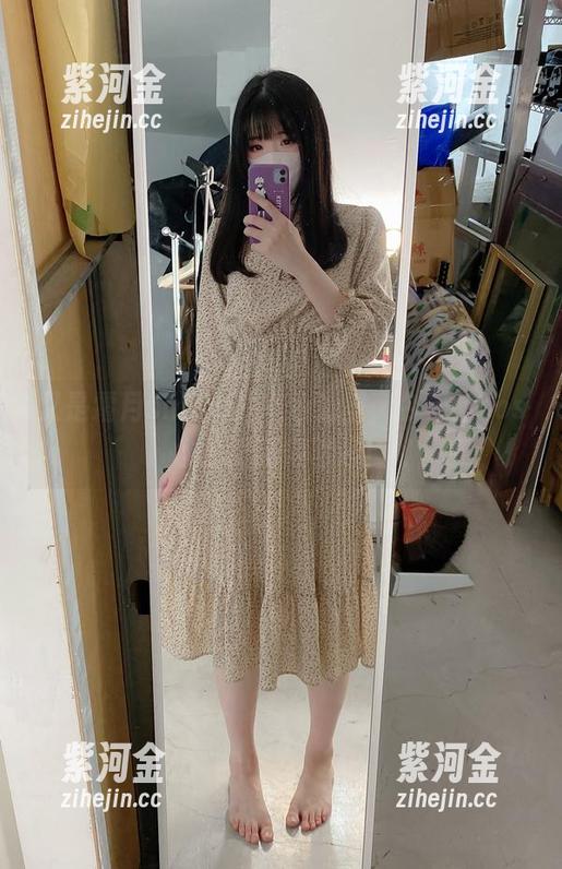 霜月shimo 又是霜月shimo的灰色造型,今天的cos也是更新得飞起!